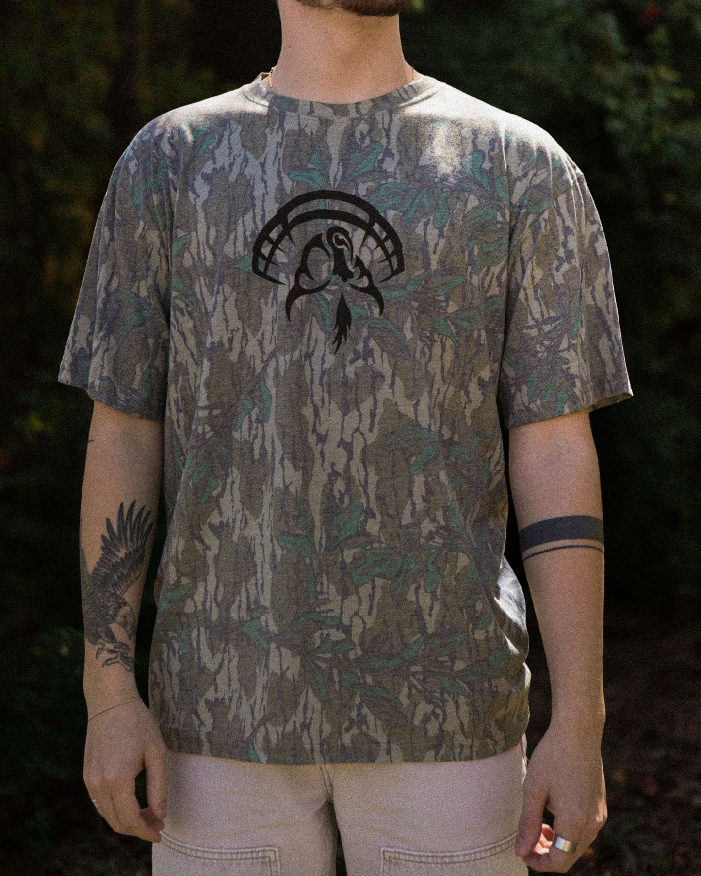 Strut Commander Mossy Oak Washed Greenleaf Logo Tee