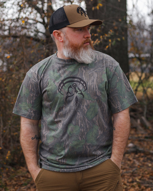 Strut Commander Mossy Oak Foliage Logo Tee
